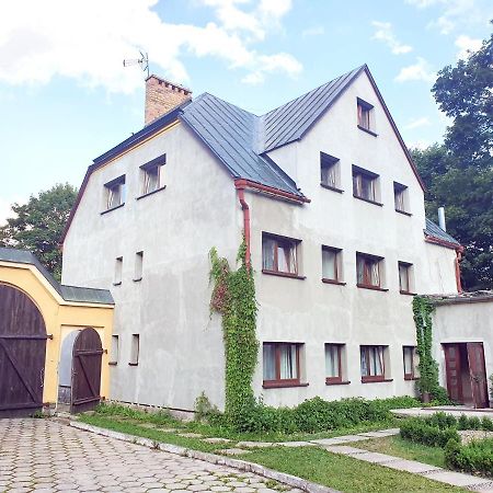 Zamek Miedzylesie Hotell Rum bild